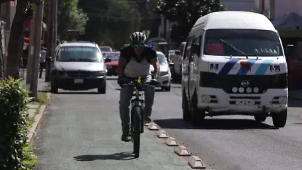 Puebla analiza sanciones de hasta 11 mil pesos por invasión de ciclovías y carriles para discapacitados