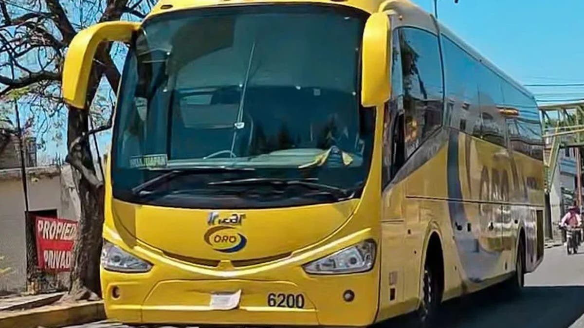 Asaltan a pasajeros varados de Línea Oro en la carretera Atlixco–Puebla