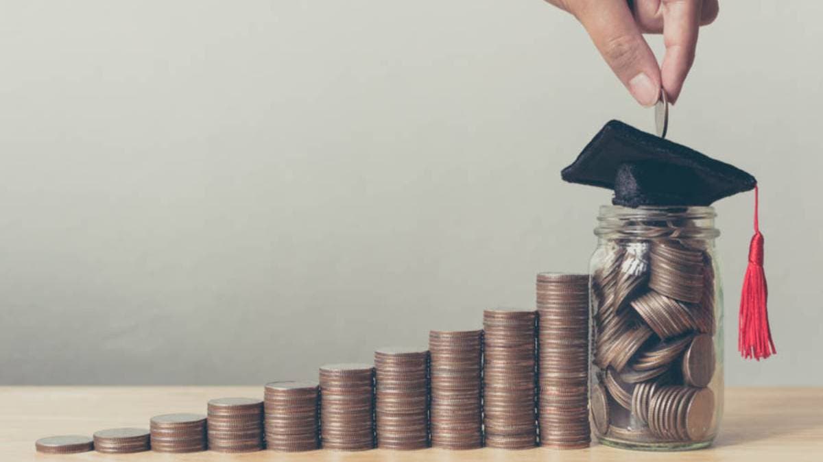 SAT aclara: colegiaturas y transporte escolar sí pueden deducirse en la declaración anual