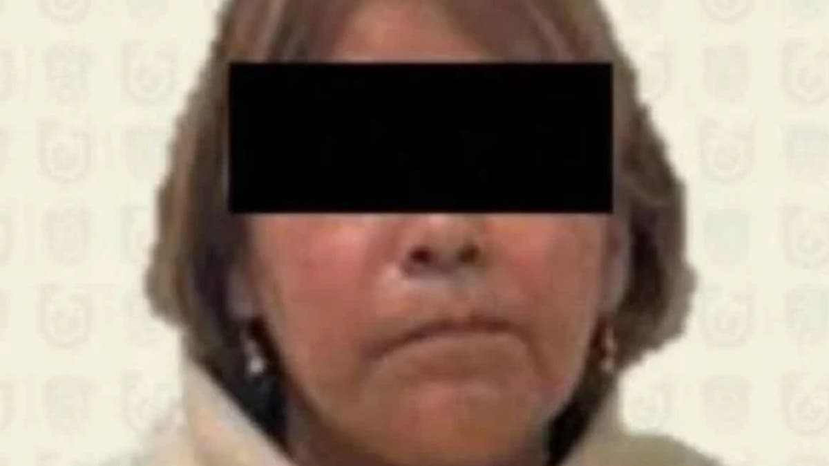 La atraparon tras 20 años de fuga: acusada de enterrar a su padre en el patio de su casa