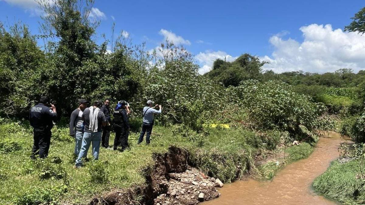 Localizan con vida a hombre desaparecido en Chiautla de Tapia tras caer en una barranca