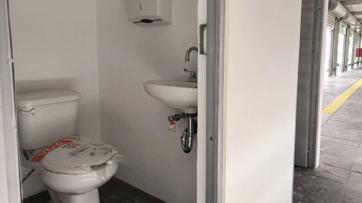 Sanitarios de RUTA Puebla: 32 millones tirados en obras sin agua, luz ni personal