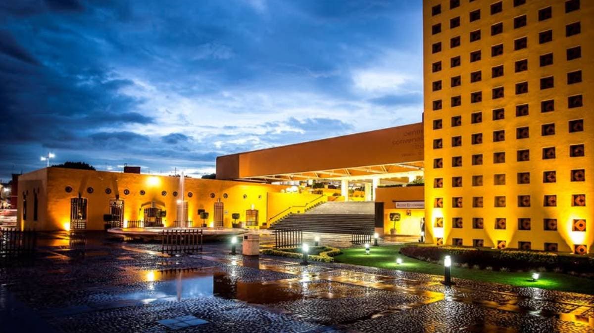 Violento asalto en el Centro de Convenciones de Puebla: golpean a empleados y se llevan 100 mil pesos