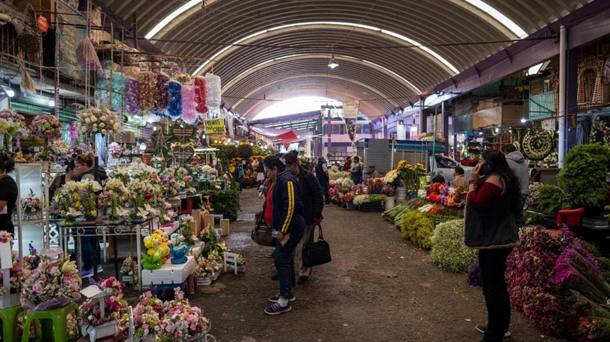 Flamazo en Mercado de Jamaica deja una mujer con quemaduras; autoridades investigan