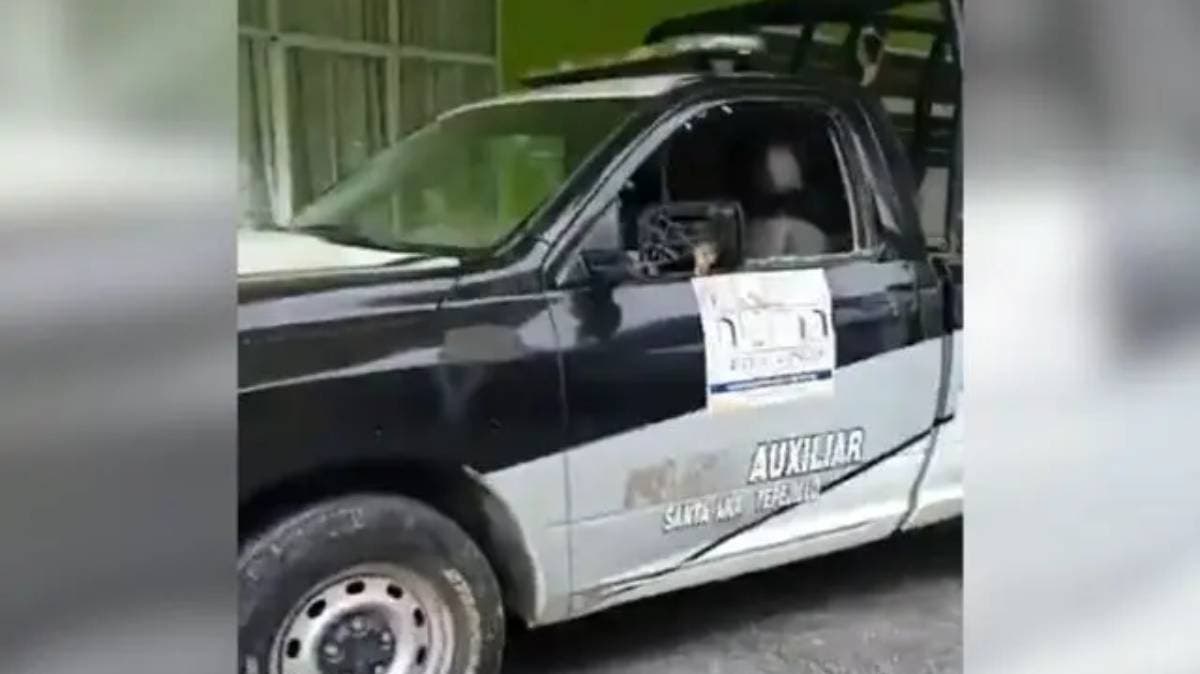 Patrulla vandalizada en Tepexillo: el apagón que dejó sin luz… y sin respeto