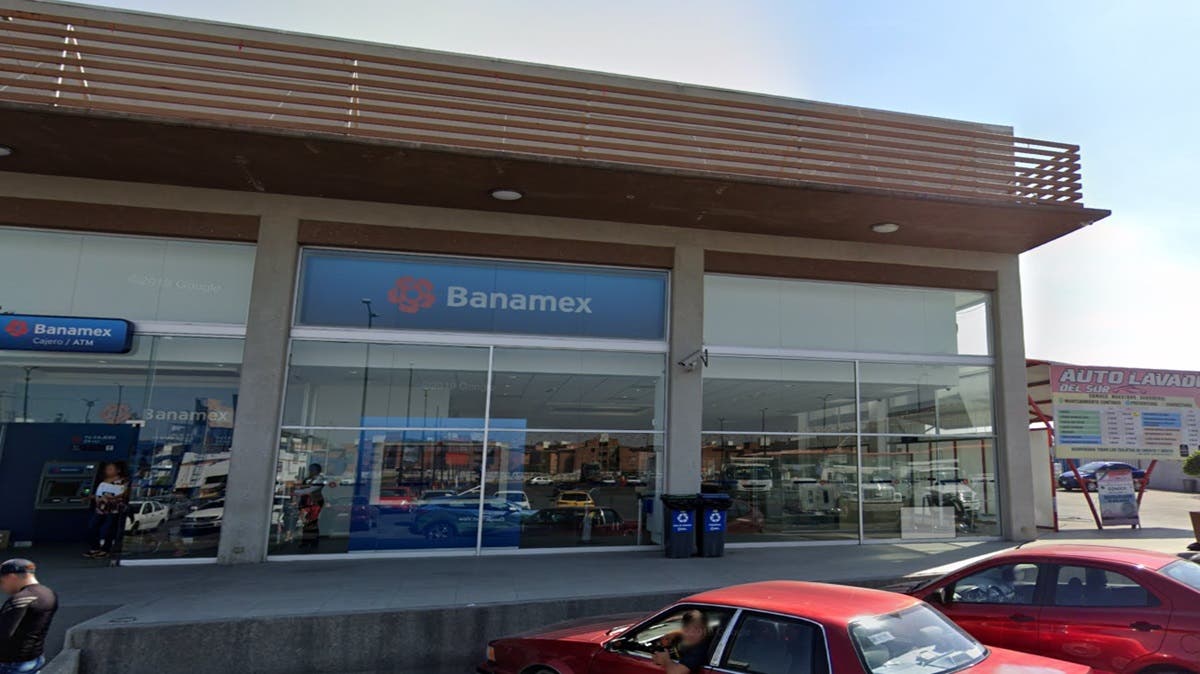 Nuevo golpe en Puebla: cuentahabiente pierde 300 mil pesos tras salir de Banamex en Periplaza