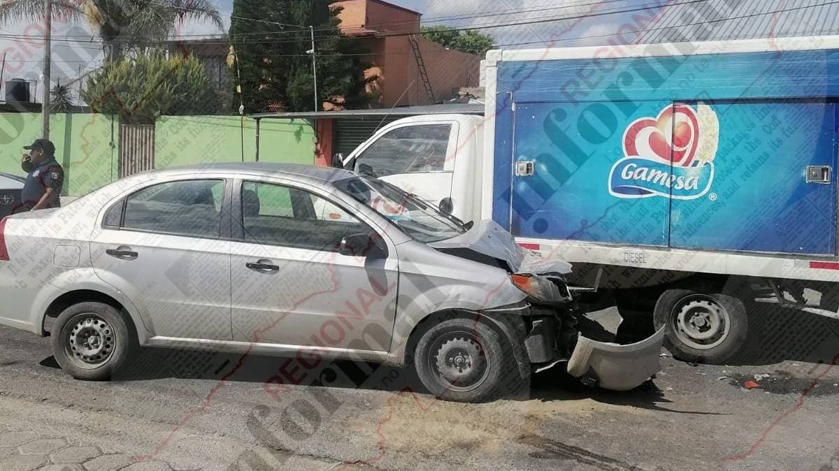 Accidente brutal en Yehualtepec: camioneta Gamesa choca por usar celular al volante