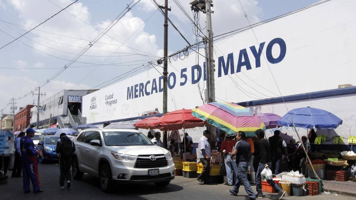 Cobro de piso y miedo en Puebla: líderes ambulantes se adjudican crímenes para sembrar terror