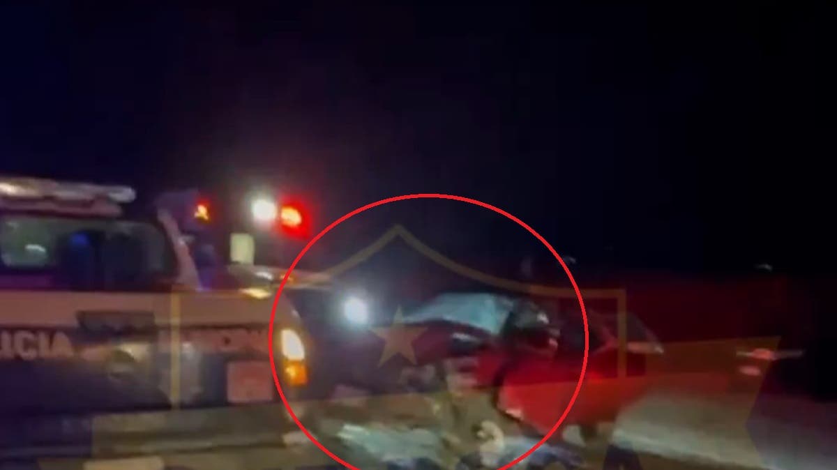 VIDEO Periodista en Puebla cubría un choque y descubre que sus hijos eran las víctimas