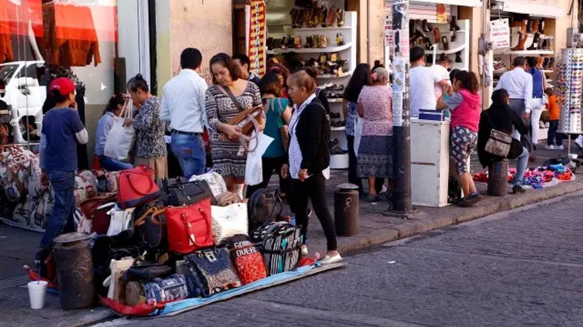 Armenta elogia: “En Puebla, algunos ambulantes ya son empresarios disfrazados de informales”