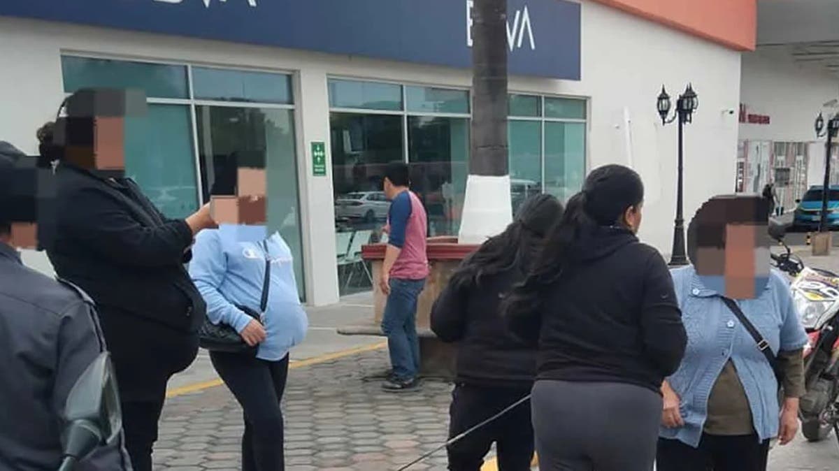 Asalto en BBVA en Puebla: motoladrones roban documentos de un difunto y factura vehicular a una mujer
