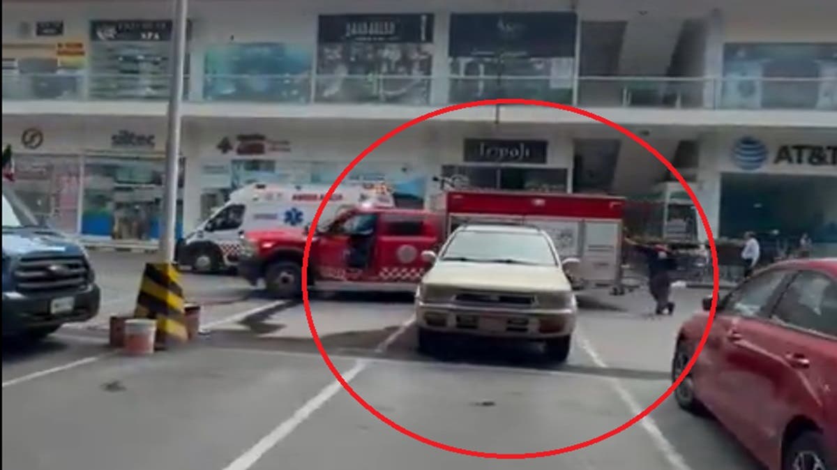 Incendio en taquería Trípoli de Lomas de Angelópolis moviliza a bomberos y clientes