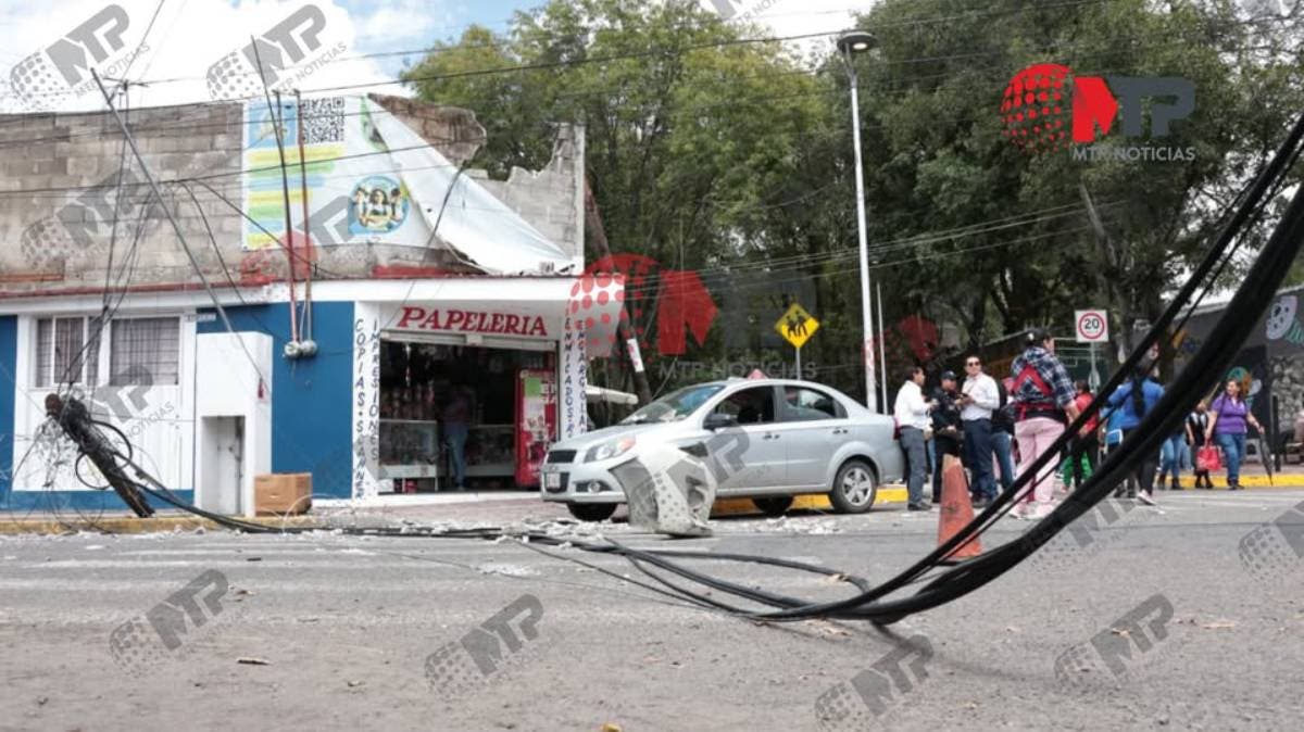 Tráiler provoca accidente en Puebla y huye: tres lesionados, entre ellos una mujer embarazada