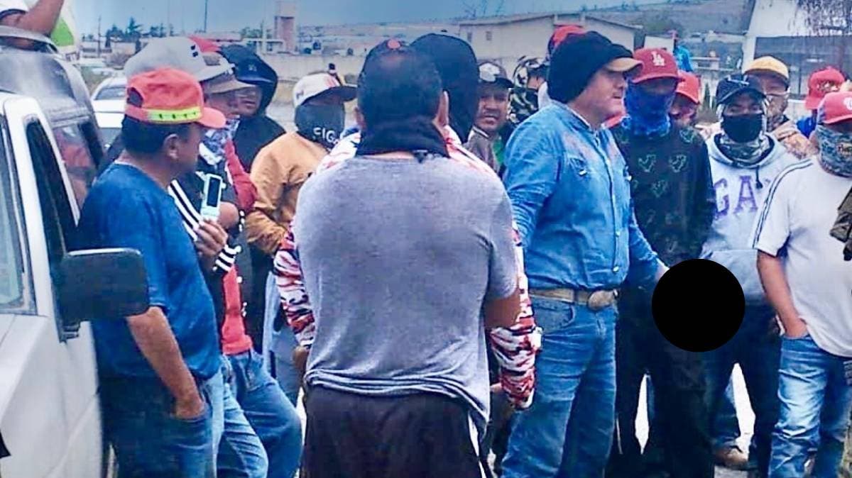 Tensión en Cañada Morelos: habitantes bloquean granjas avícolas y culpan a avionetas antilluvia