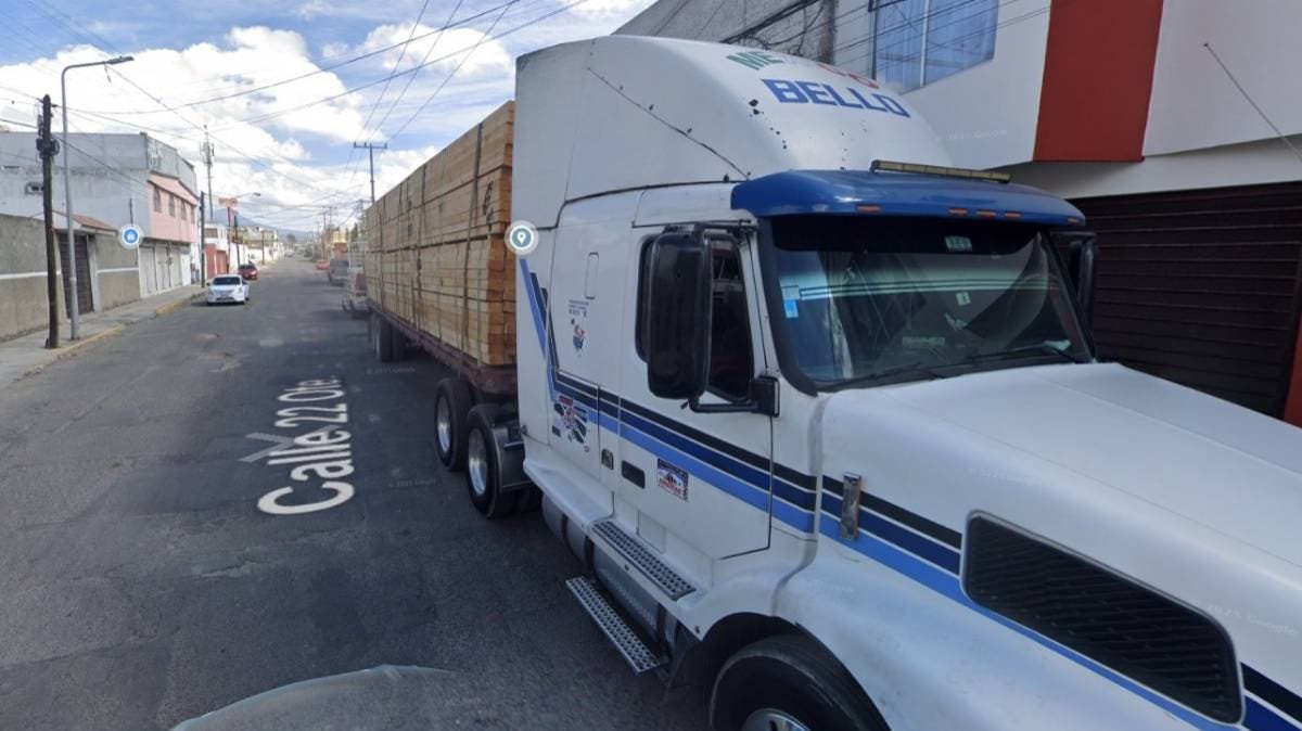 Cuatro encapuchados roban $1.7 millones en maderería de Puebla