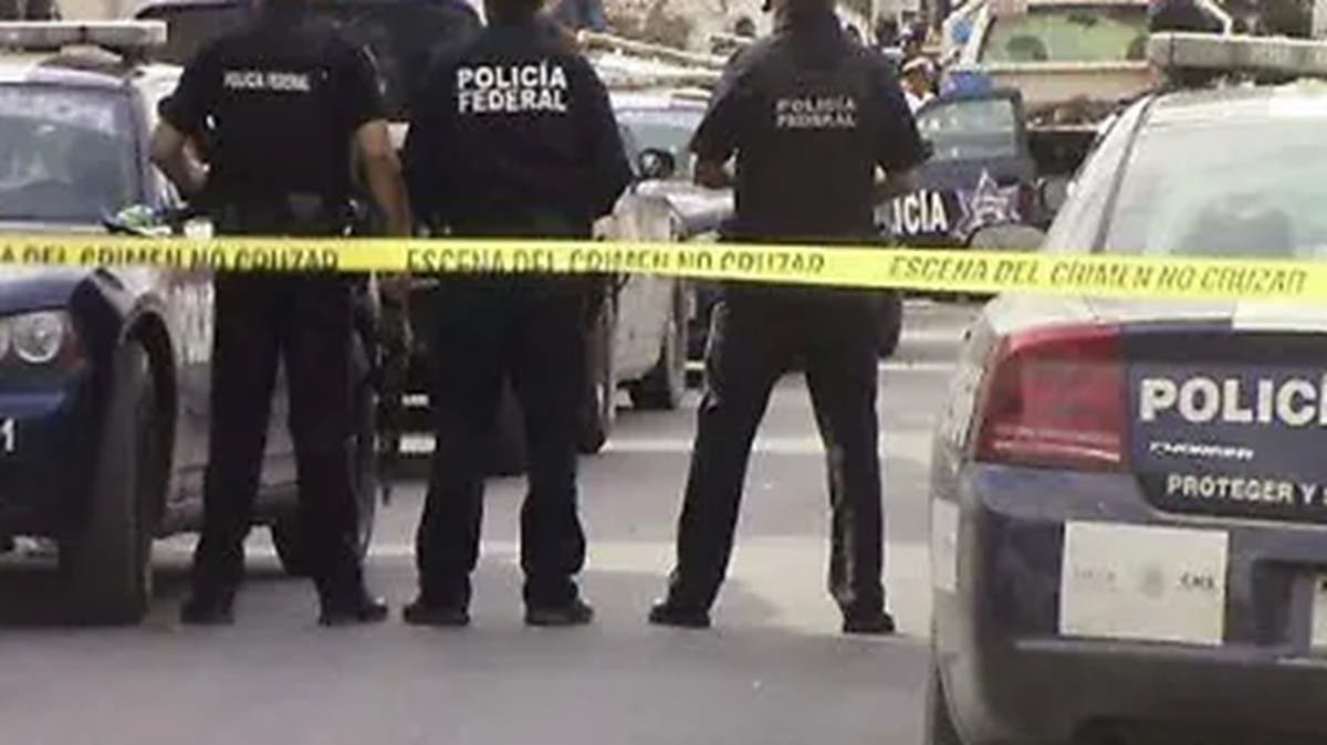 Policía de Inteligencia encañona a motociclista en Puebla: lo amenaza con pistola tras discusión vial en Villa Posadas