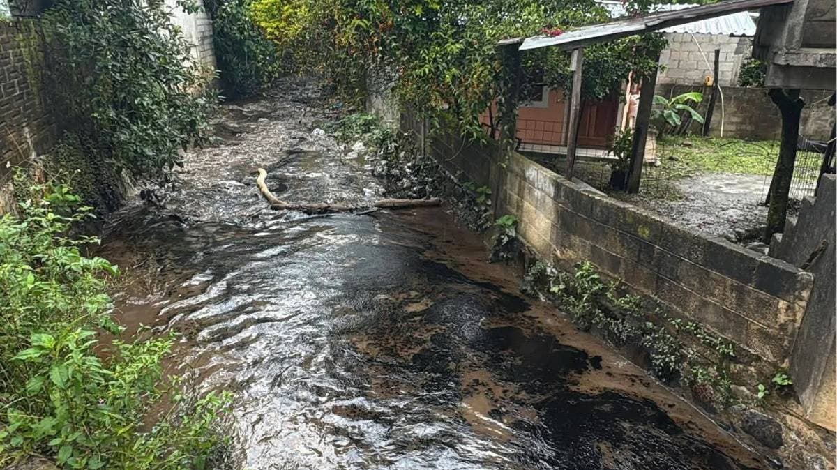Tragedia en la Sierra Norte: las lluvias dejan 9 víctimas y comunidades enteras en duelo en Puebla