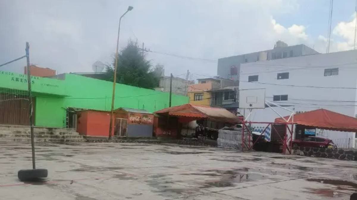 Infestación de ratas obliga a suspender clases en escuela de Santa Rita Tlahuapan; padres exigen control sanitario