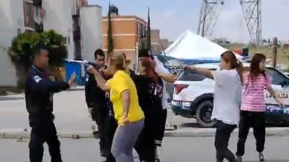 Caos en Hacienda Las Fuentes: Riña familiar termina con un motociclista grave y una patrulla chocada en Puebla