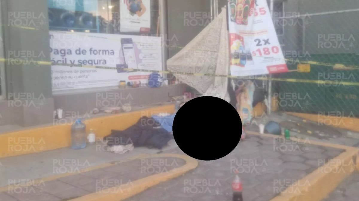 Triste hallazgo en Puebla: mujer muere afuera de un Oxxo en Jardines de Santa Rosa