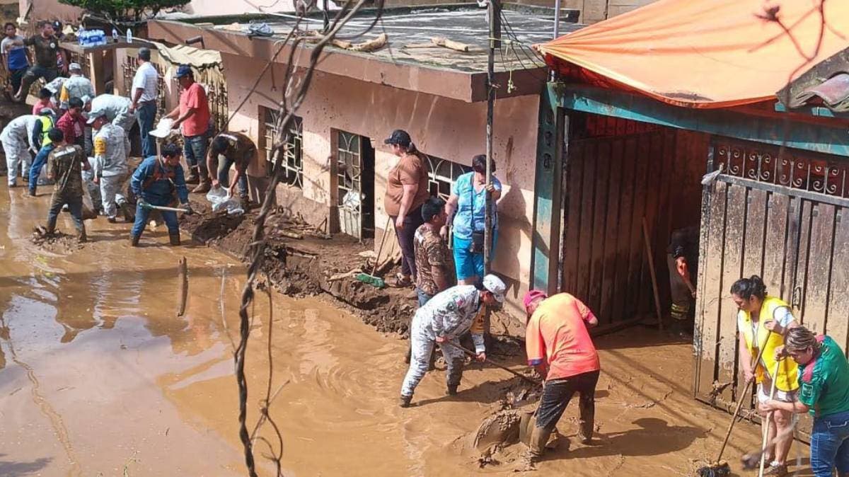 Mientras Huauchinango enfrenta la tragedia por lluvias, el Ayuntamiento se enfoca en vigilar las redes sociales de sus empleados para exigir likes