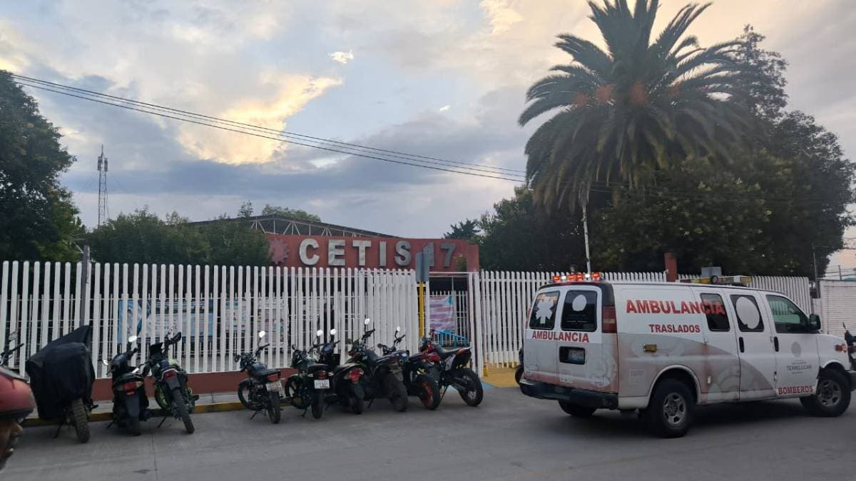 Tensión en el CETis 17 de Texmelucan: detienen a dos alumnos tras hallazgo de un arma dentro del plantel