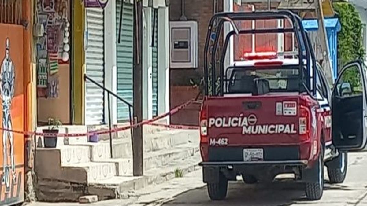 Asalto armado en papelería de Guadalupe Hidalgo: delincuentes amagaron al dueño y huyeron sin dejar rastro