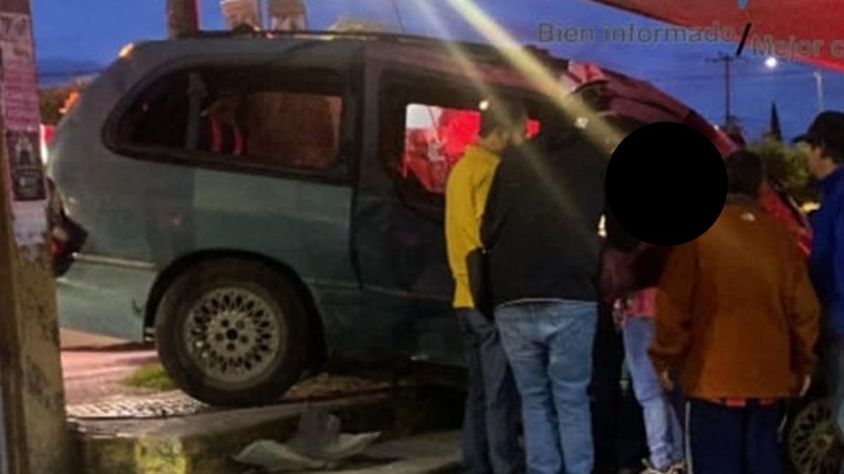 Última hora | Aparatoso accidente en la 11 Sur deja dos personas prensadas frente al Mercado Independencia