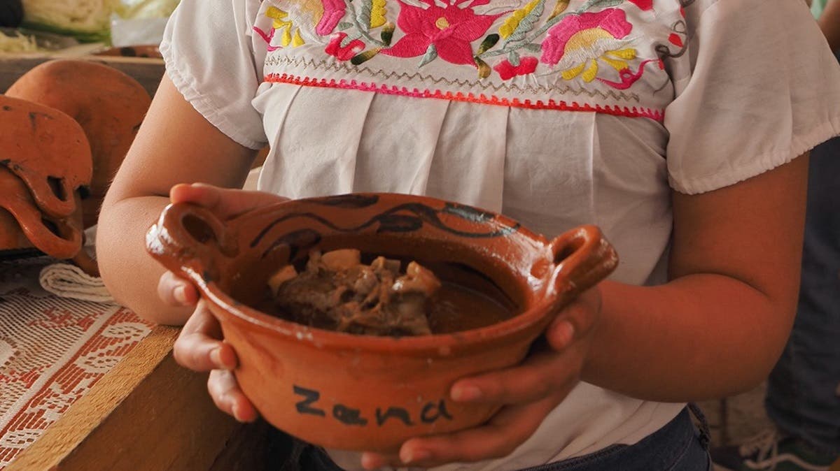 Mole de caderas en Puebla se vuelve platillo de lujo: costará hasta mil pesos por escasez de chivo