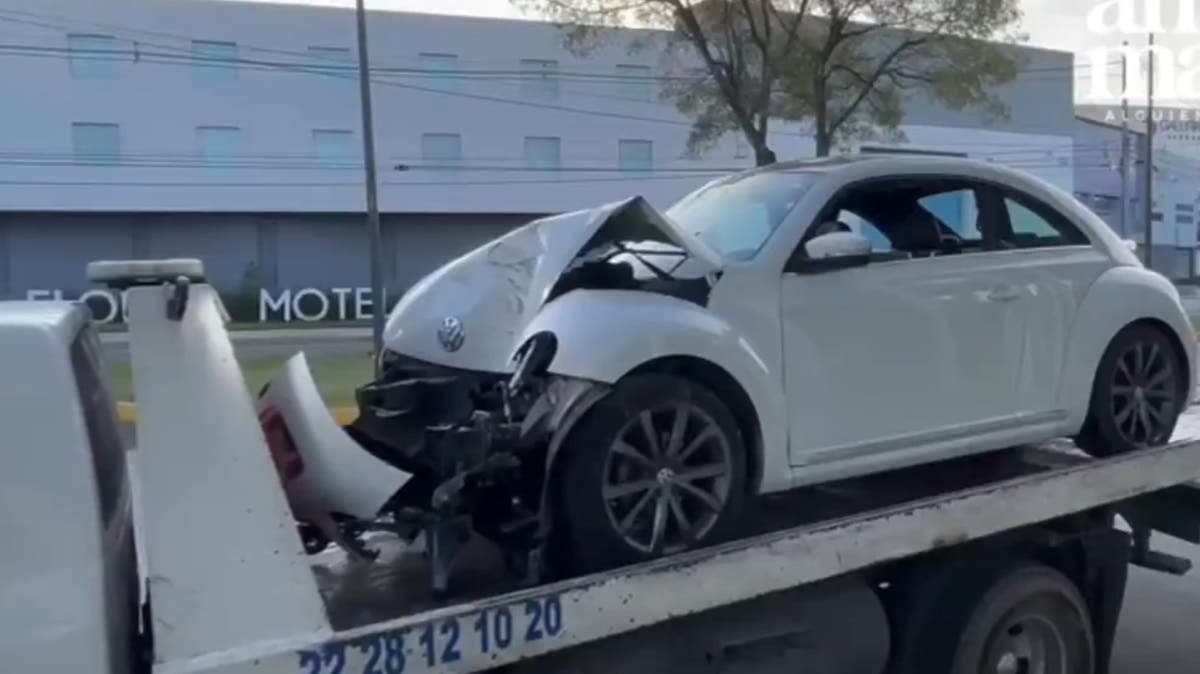 Poblana se queda dormida al volante y choca contra pilar de la ciclovía en Bulevar Hermanos Serdán