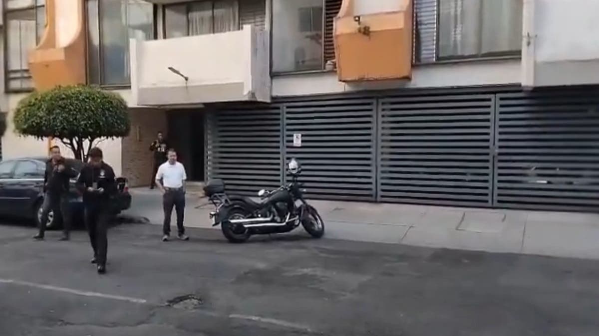 Hallan muertas a dos mujeres de la tercera edad en departamento, vecinos alertaron por fuerte olor