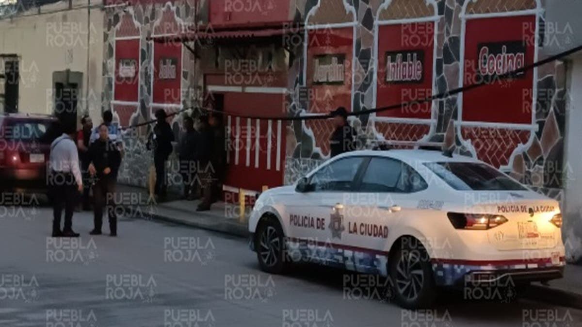 Insólito: Hombre velaba a su madre en salón social en Puebla… pero ella aún estaba viva