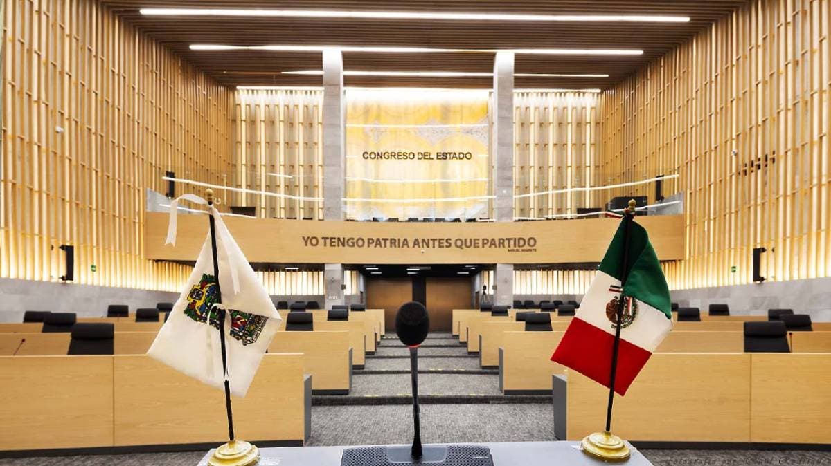 Morena aprueba aumento de presupuesto al Congreso de Puebla sin discusión
