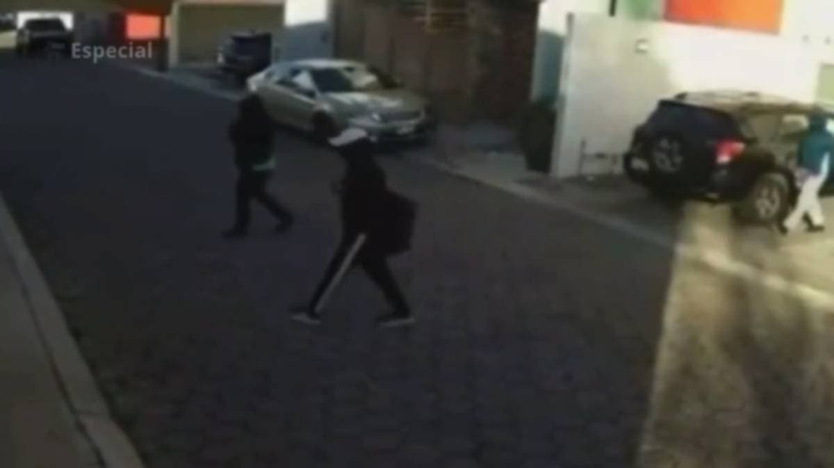 Robo con sigilo en Xilotzingo: cuatro hombres armados irrumpen en fraccionamiento San Luis y atan a una familia