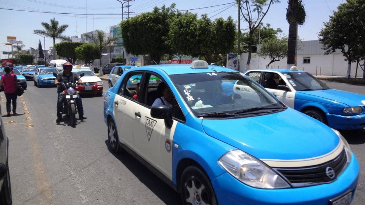 Extorsión telefónica en Zacatlán: mujer entrega dinero tras creer que su hija había sido secuestrada; taxista implicado en el caso