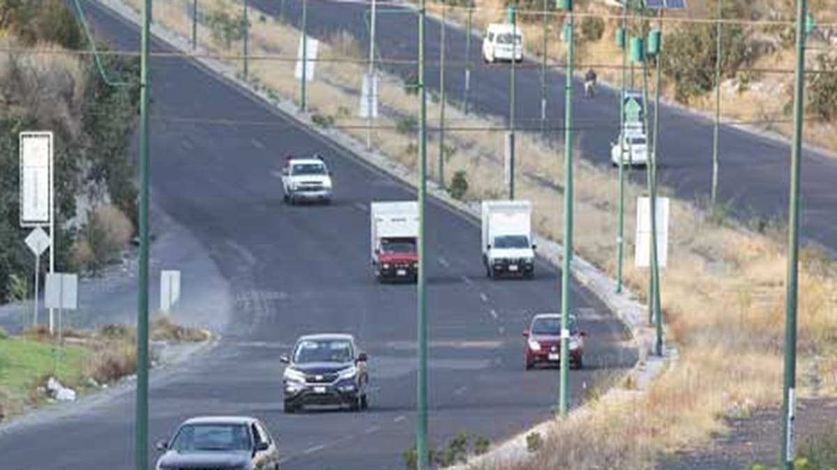 Misterio: Mujer caminaba sin ropa sobre el Periférico Ecológico en Puebla; autoridades la rescatan