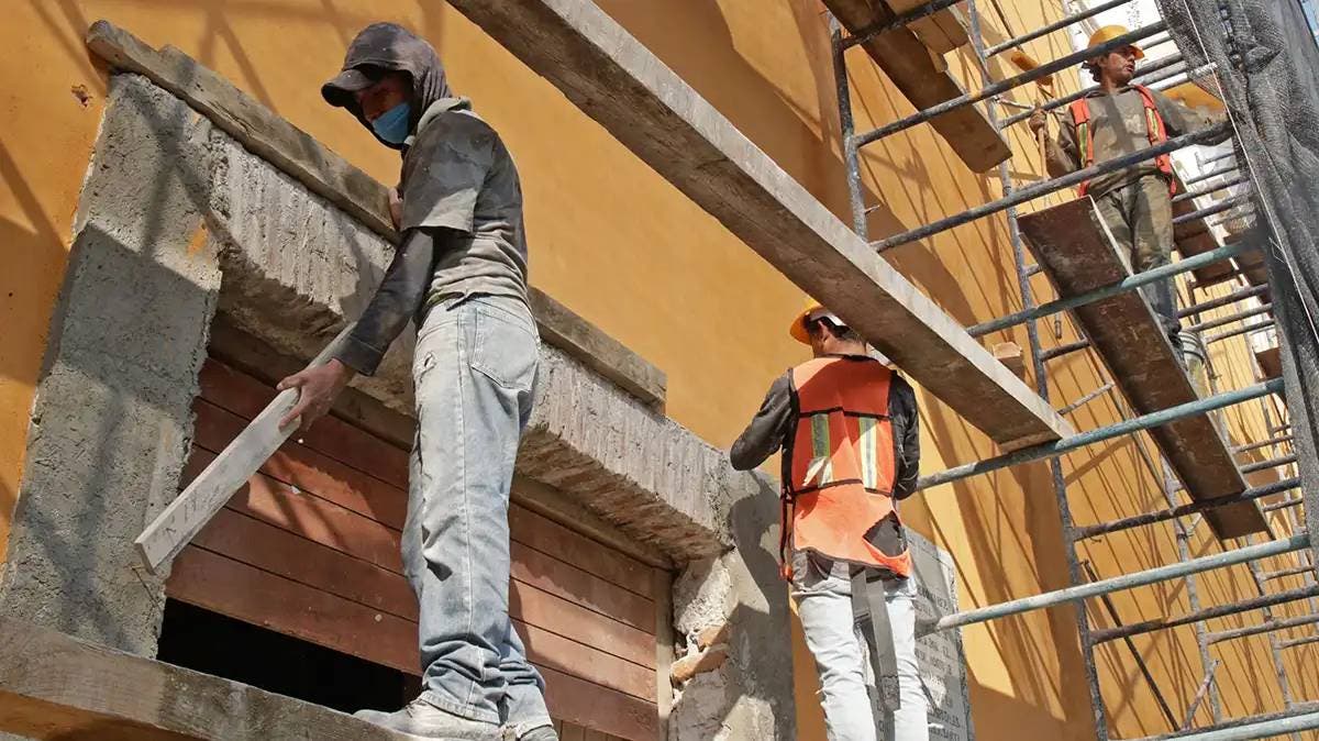 Violento asalto a trabajadores de la construcción en Puebla: ladrones armados roban equipo valuado en más de 80 mil pesos