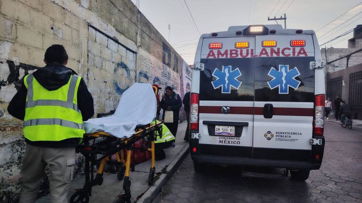 Policías de Chiautempan se vuelven héroes al ayudar a una mujer a dar a luz en plena calle