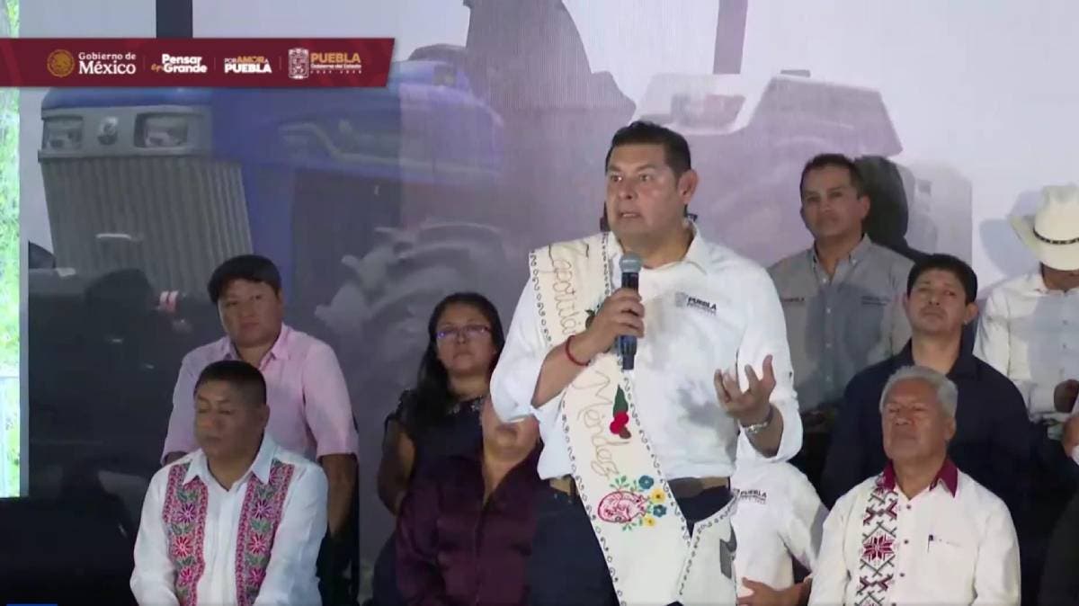 Caos en Zapotitlán: muere mujer en entrega de fertilizantes encabezada por Armenta