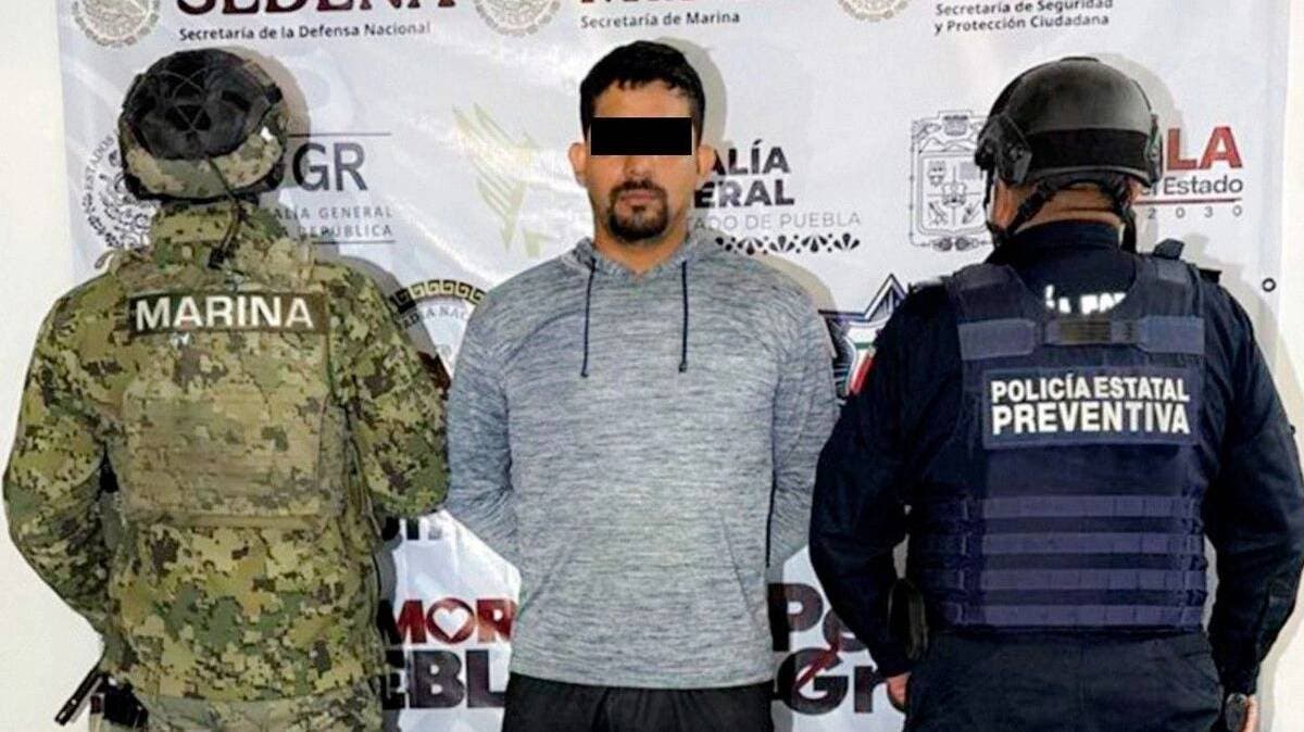 Aseguran a hombre armado en Izúcar; es hijo de exedil de Chietla