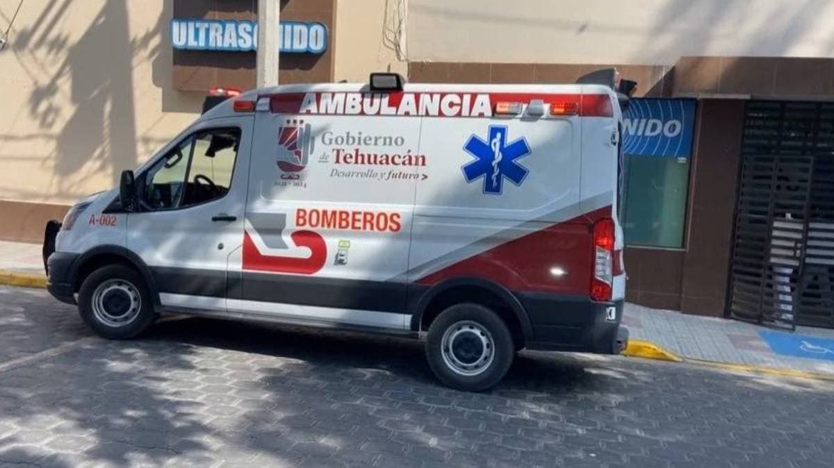 Grave incidente en Chapulco: dos trabajadores resultan heridos tras fuerte descarga eléctrica durante labores de alumbrado