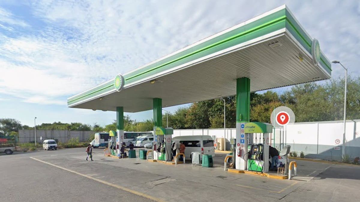 Violento robo en Puebla: dos sujetos golpean a despachadora y roban 14 mil pesos