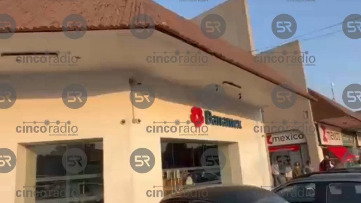 Asalto en Plaza San Pedro Puebla: cuentahabiente despojado de efectivo por motociclistas