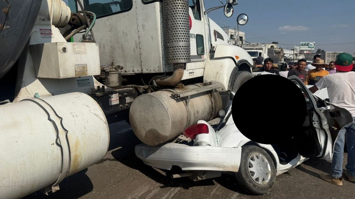 Tragedia en Puebla: revolvedora aplasta un Tsuru y mueren dos mujeres de la misma familia