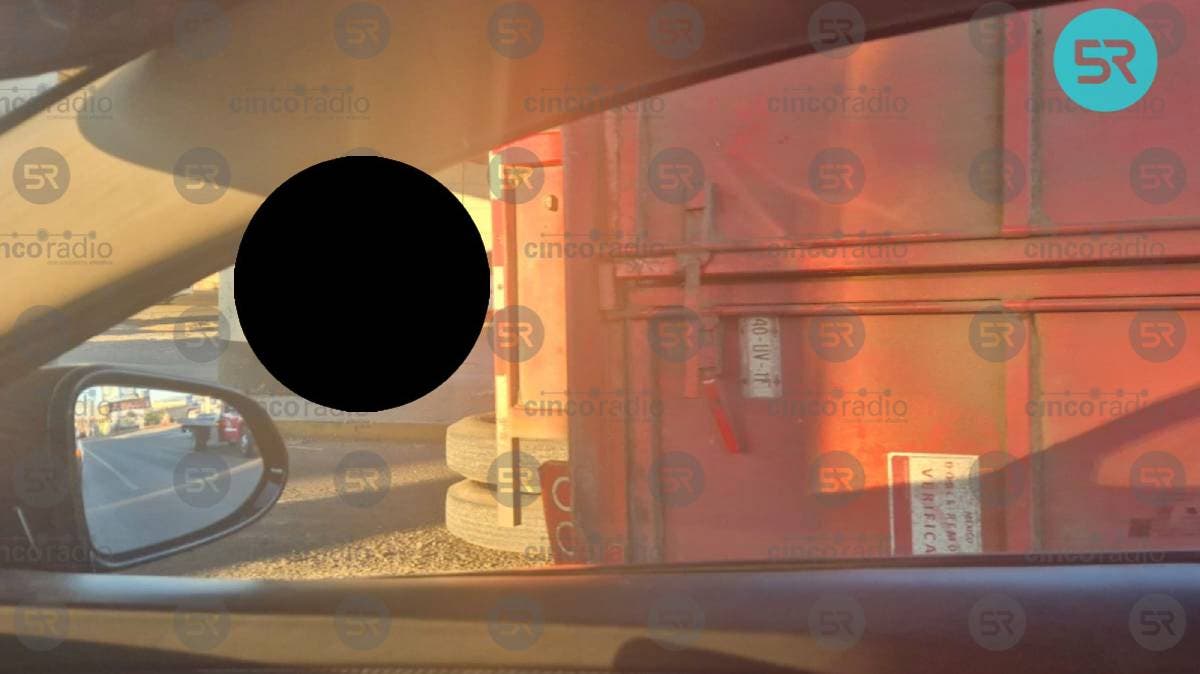 Camión tipo tolva vuelca en carretera Acuitlapilco–Zacatelco y provoca fuerte movilización vial