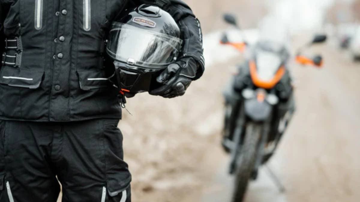 Cruz Roja auxilia a colombiano herido en brutal ataque con machete en Puebla