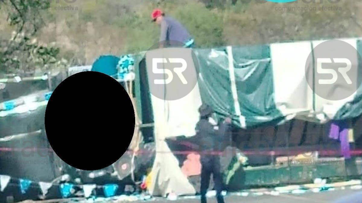 Volcadura en la carretera 190 deja a dos peregrinos poblanos heridos rumbo al Santuario de Juquila