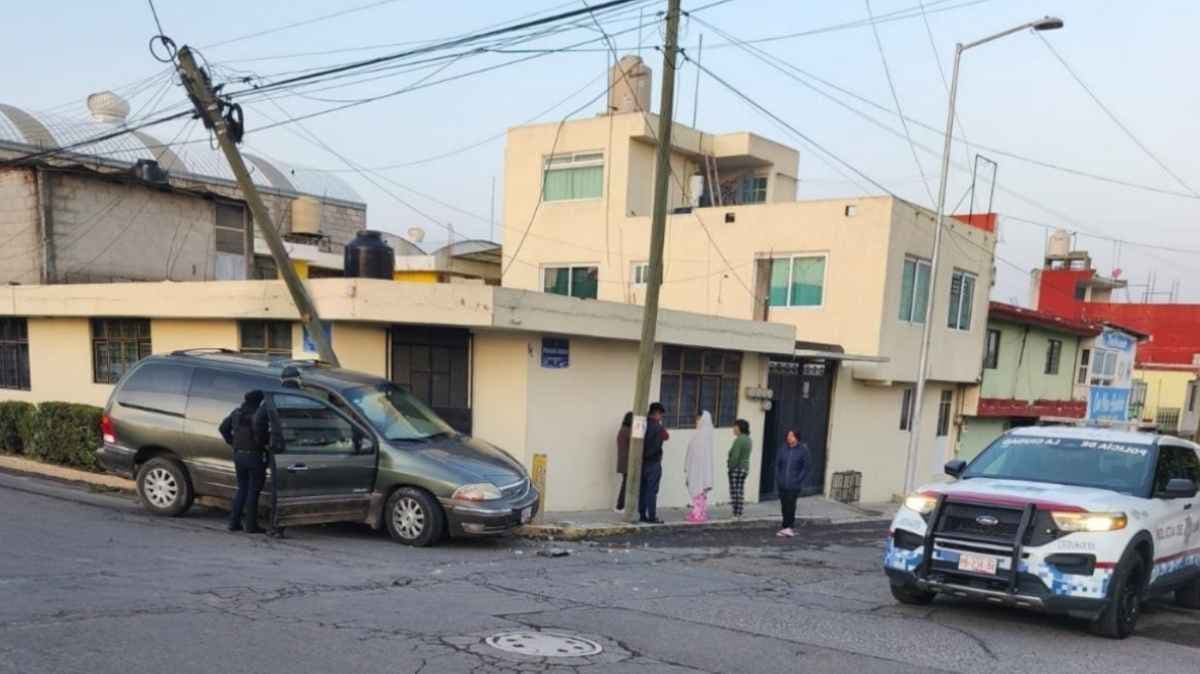 Menor de edad pierde el control y se estrella contra un poste en Puebla; presuntamente estaba en estado de ebriedad