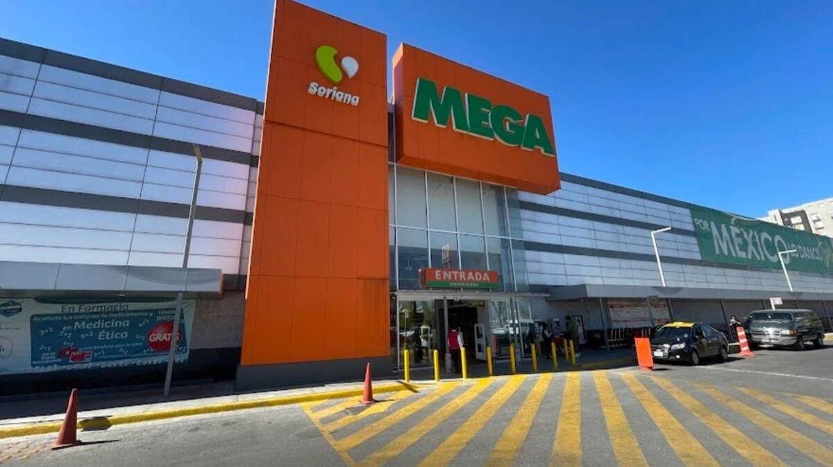 Violento asalto desata pánico en Soriana Angelópolis; clientes se refugian entre los pasillos