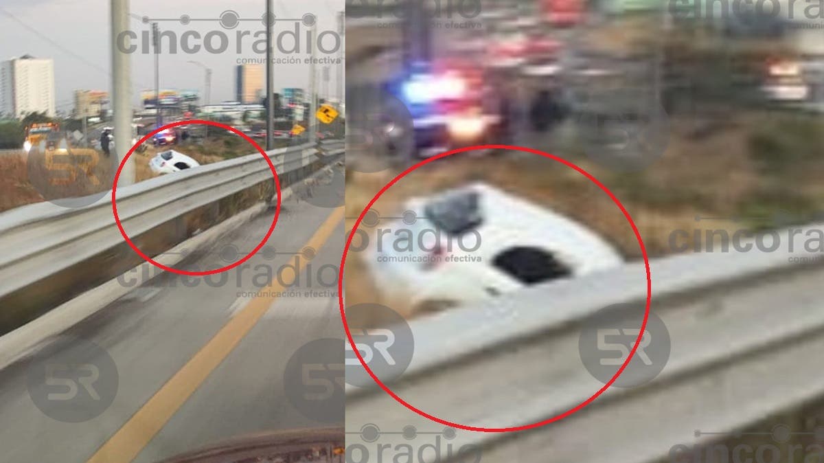 Fuerte Accidente; auto compacto sale volando del Periférico Ecológico altura Vía Atlixcayótl